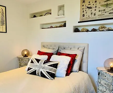 Pensión Domaine Albizia